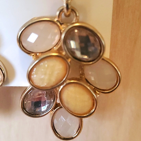 Earring - Picture 2 of 2